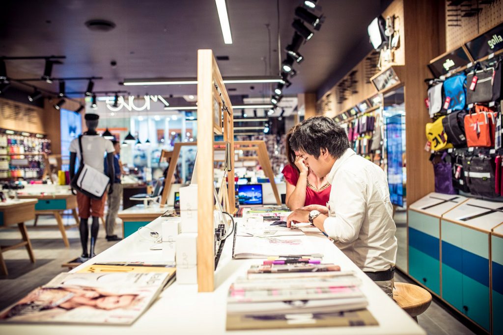 Move Retail Store Interior 1